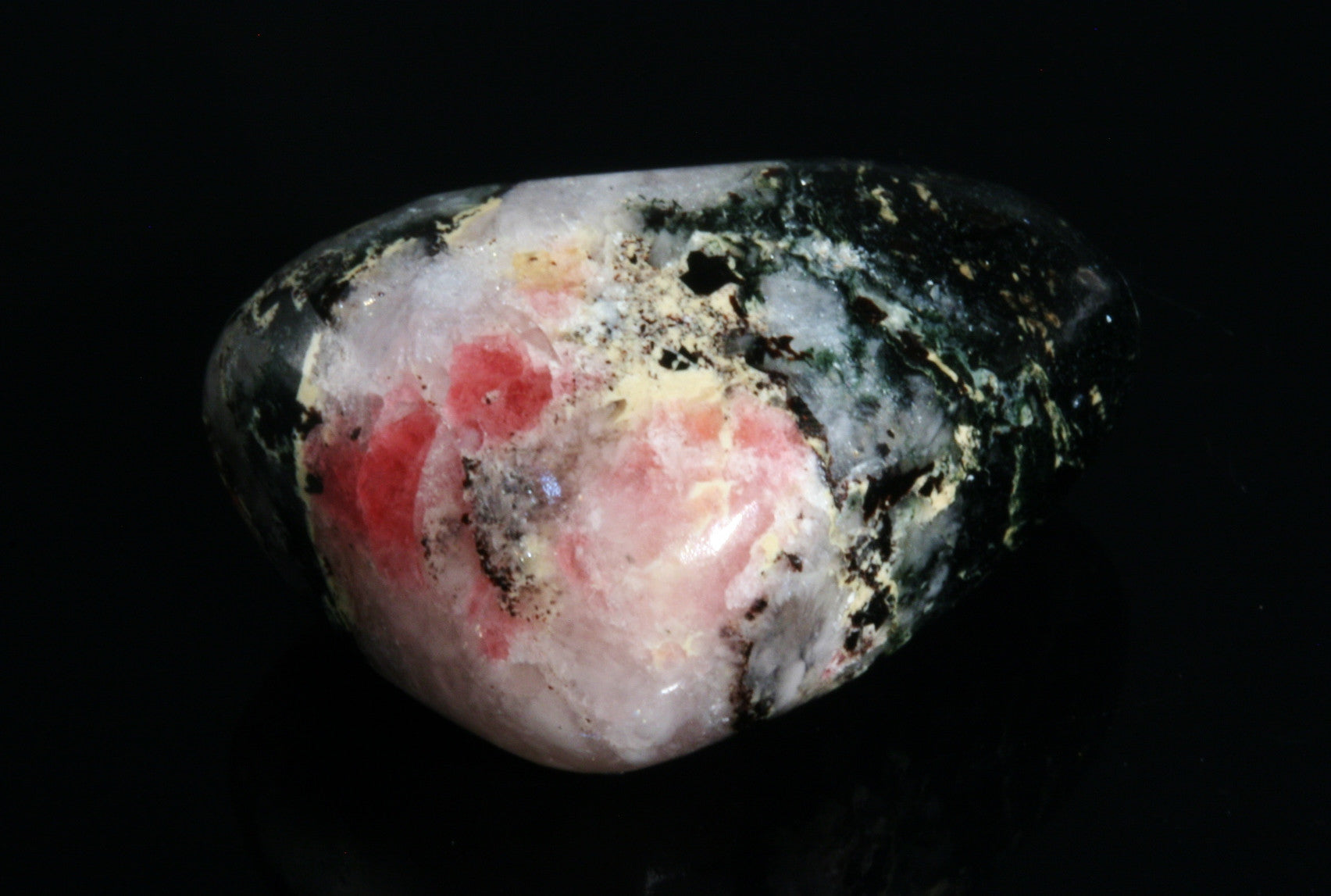 Tugtupite